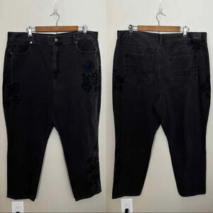 AEO • Black Mom Jean